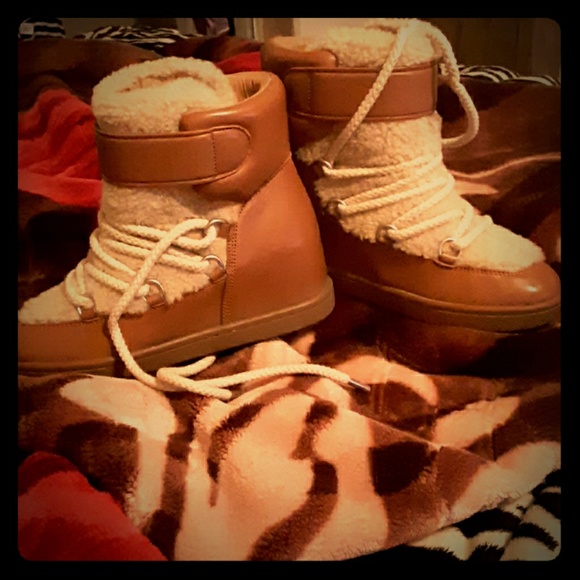 Coach boots - Picture 1 of 3